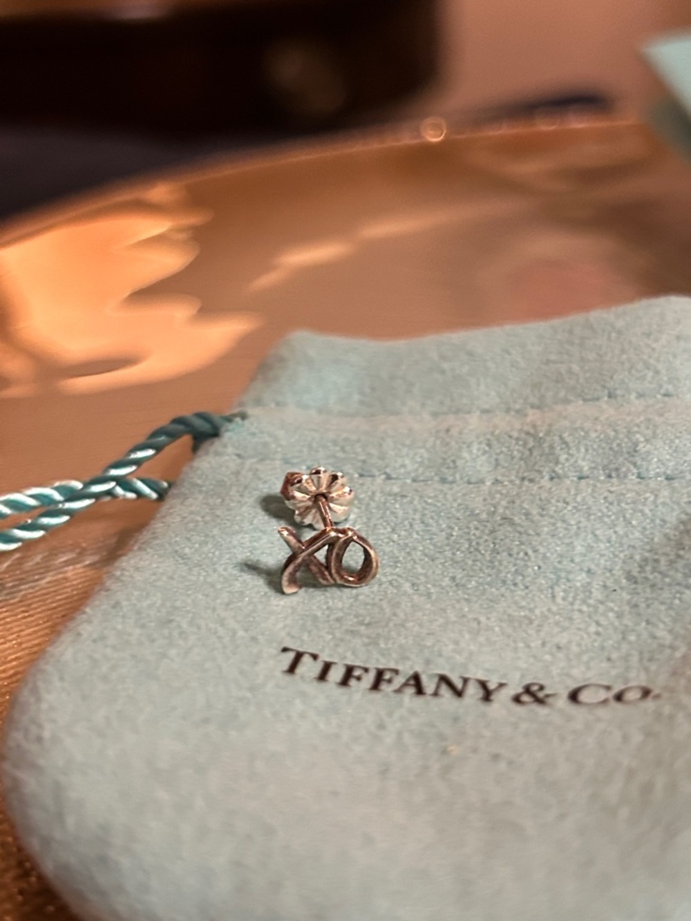 Tiffany & Co. Silver XO Stud Earring - Blue bag - Picture 2 of 5